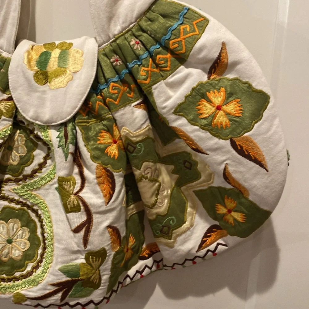 Moyna Ladies‎ Embroidered Tote Handbag.  Never Used.  White w/green. - Picture 3 of 7